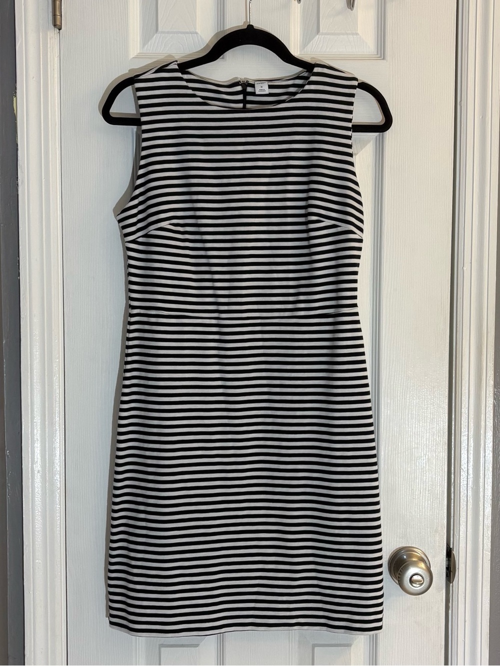 Old Navy Women's Medium Black White Striped Sleeveless Sheath Dress Casual M.
